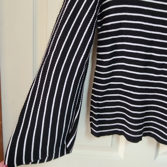 Ann Taylor womens top - Picture 4 of 7